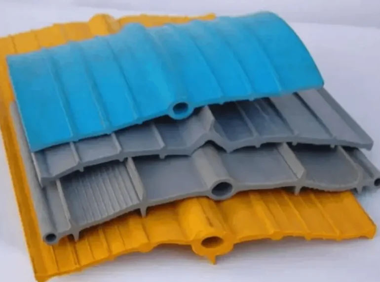 PVC water stoppers of different colours